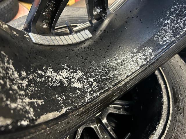 SUBARU純正オプション SAAホイール + YOKOHAMA iceGUARD iG70