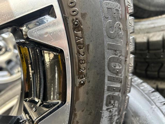 MITSUBISHI  デリカD:5純正ホイール + BRIDGESTONE BLIZZAK VRX3