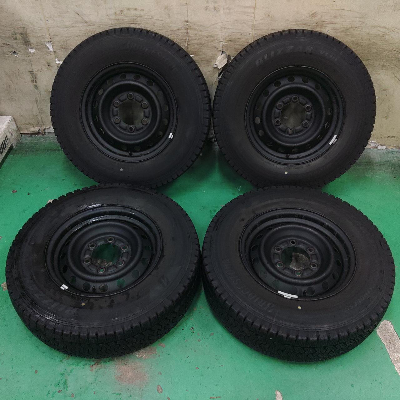 TOYOTA 200 Series Hiace Genuine Steel Wheels + BRIDGESTONE BLIZZAK VL10