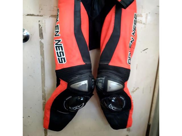 サイズ52 ARLEN NESS  レーシングスーツ