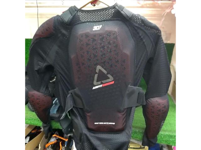 サイズ:S/M(160-172cm) LEATT-プロテクター3DF AIRFIT EVO ボディ