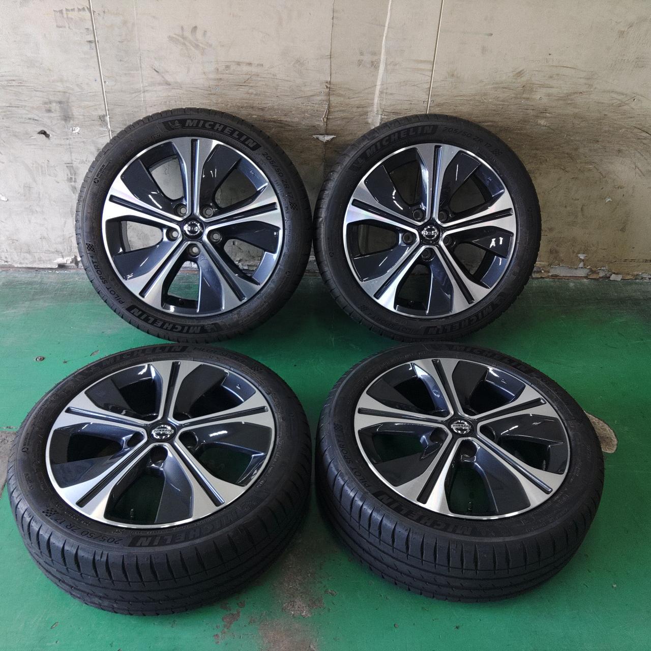 NISSAN Kicks original wheel + MICHELIN PILOT SPORT Four