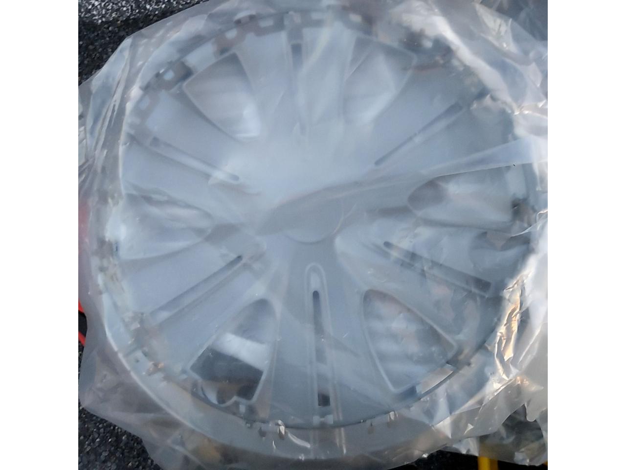 Daihatsu Tant Genuine steel/wheel caps Four