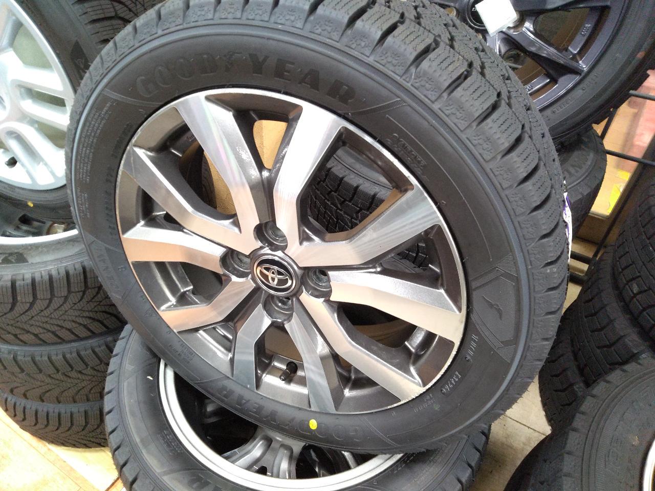 Toyota Rumi genuine Wheel + GOODYEAR ICE NAVI Eight