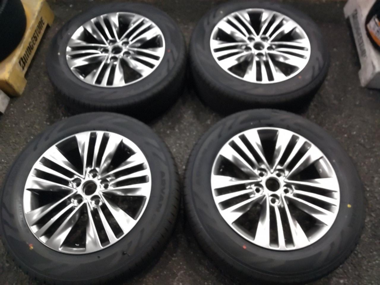 Toyota 40 system Alphard Z grade Original wheel + YOKOHAMA ADVAN V03