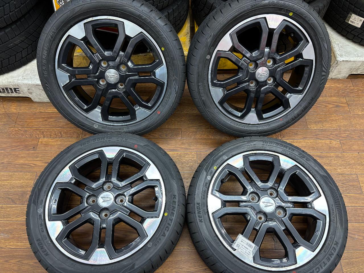 Daihatsu genuine Wake Genuine Alloy Wheels + KENDA KR 203 165 / 55R15