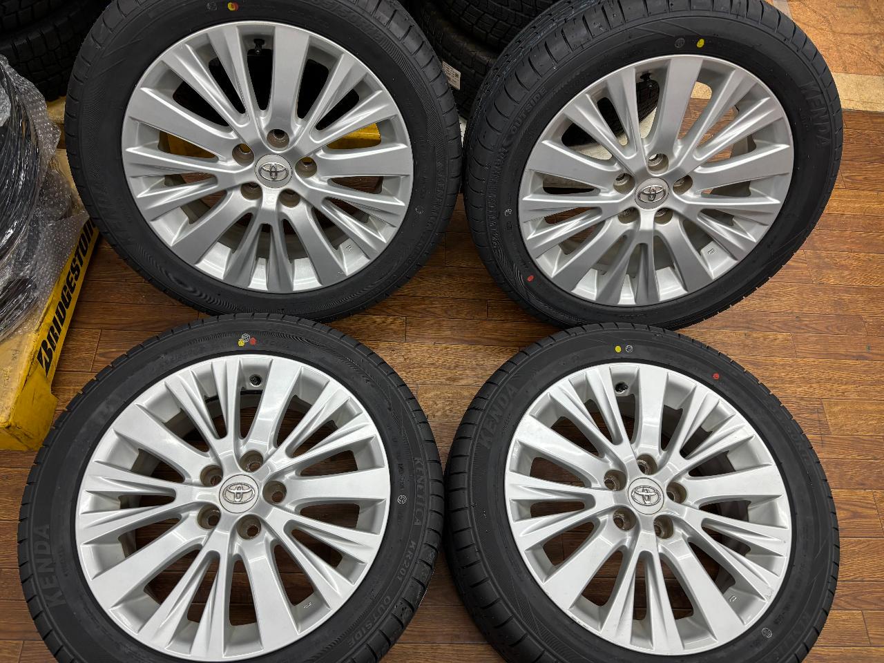 TOYOTA 20 system Alphard / Vellfire Late original wheel + KENDA KR 201 235 / 50R18