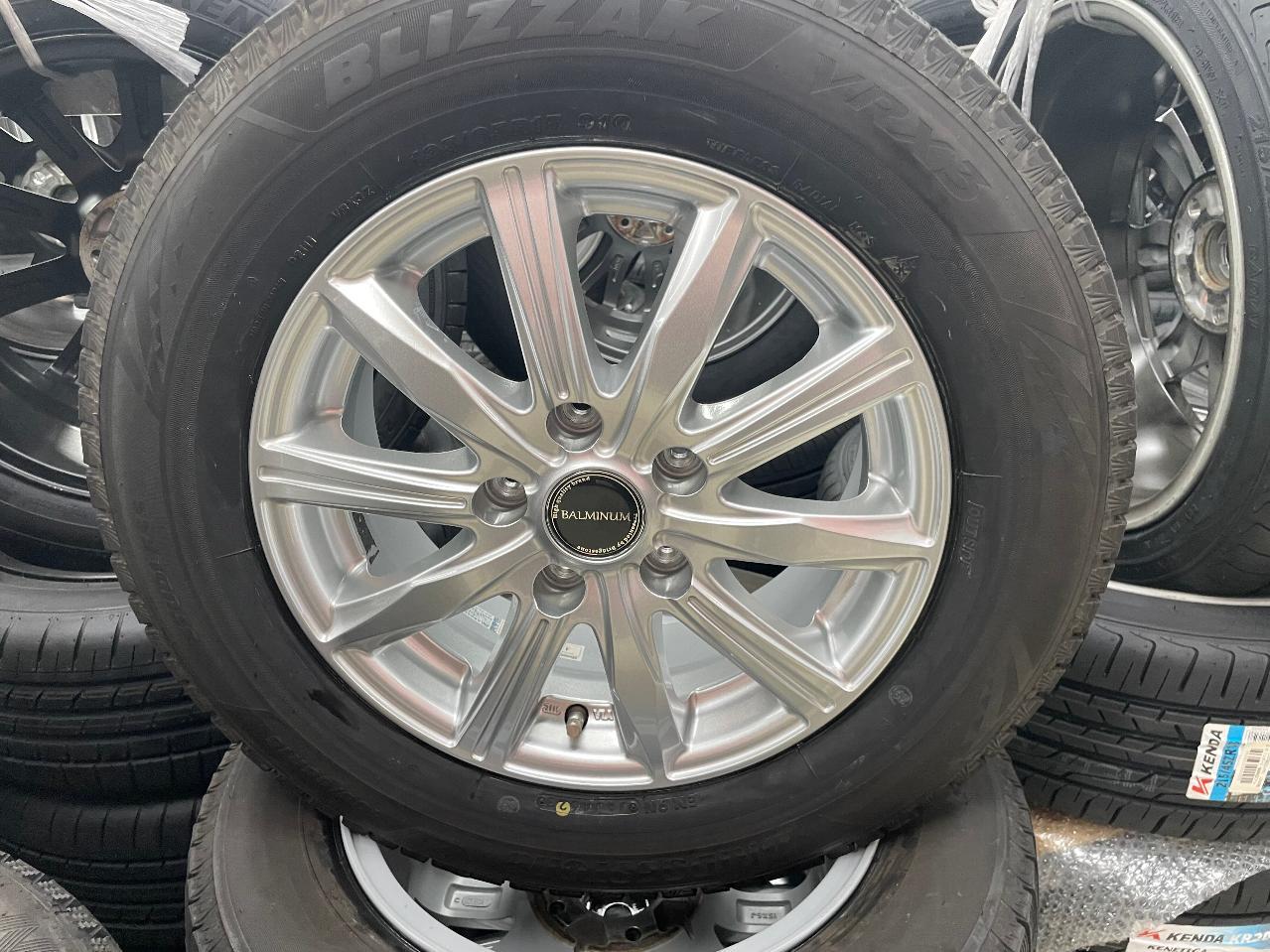 BRIDGESTONE BALMINUM KR10 + BRIDGESTONE BLIZZAK VRX3