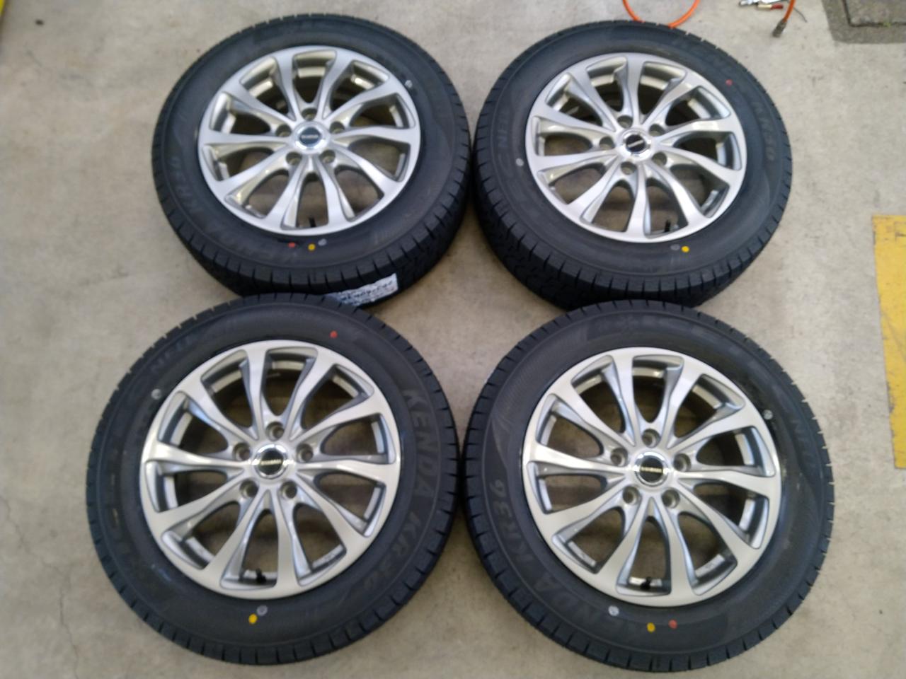 BRIDGESTONE BALMINUM TR10 + KENDA KR36