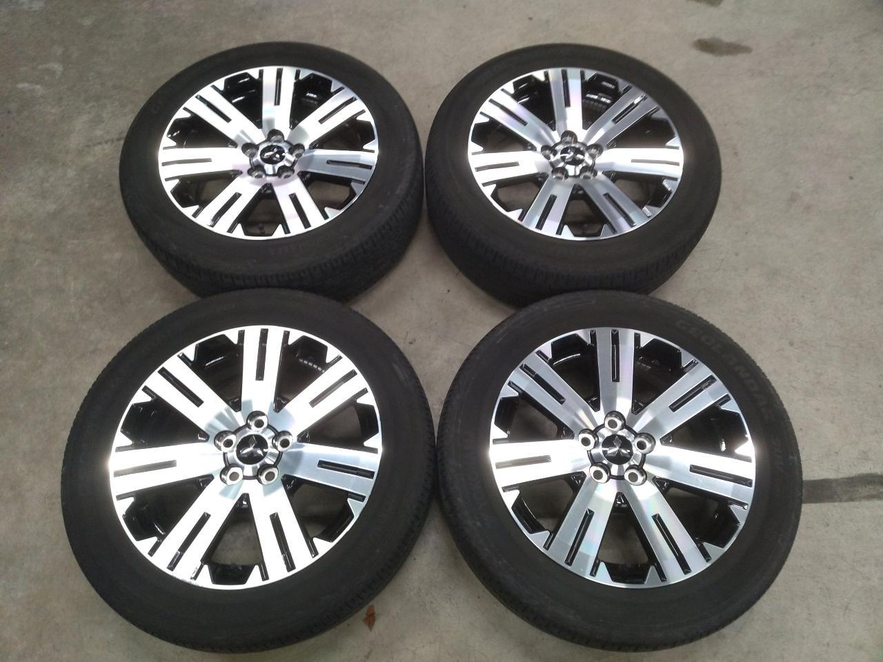 Mitsubishi Delica D: 5 Genuine Wheel + YOKOHAMA GEOLANDER G055 *Behind the racks on the 1st floor