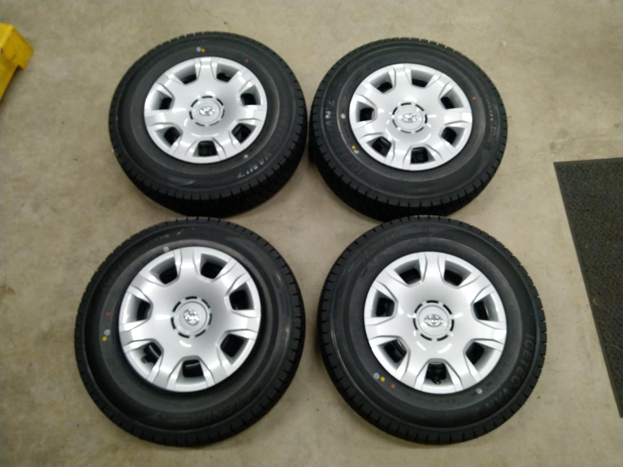 Toyota Hiace 200 Genuine steel wheel + KENDA ICETEC VAN'Z WR01
