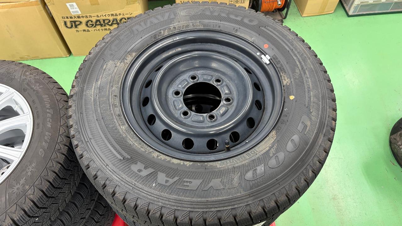 TOYOTA 200 Hiace genuine steel wheel + GOODYEAR ICENAVI CARGO
