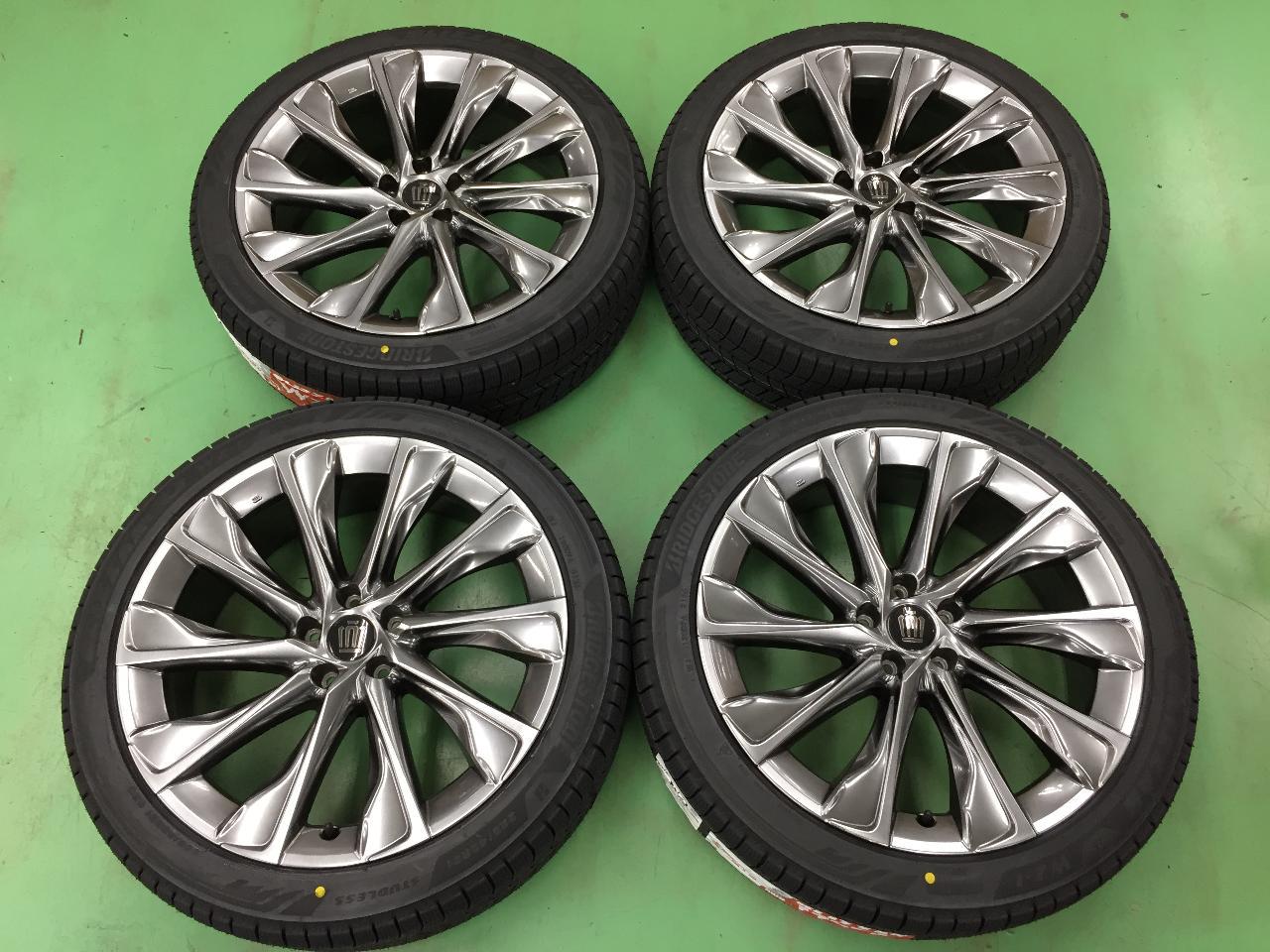 Toyota original Crown Crossover Original wheel + BRIDGESTONE BLIZZAK WZ-1