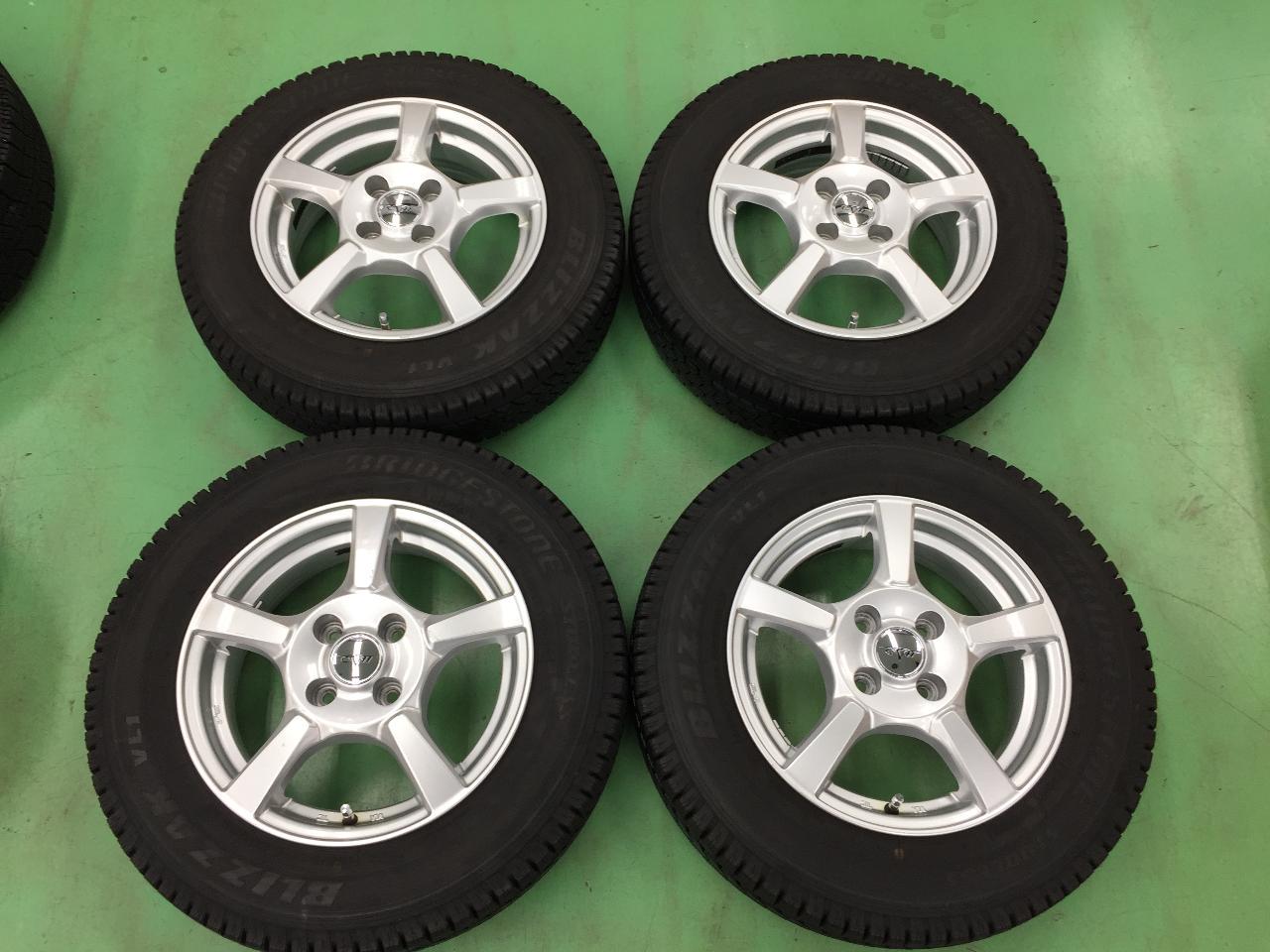 LT Tire Set BRIDGESTONE CVW-01 + BRIDGESTONE BLIZZZAK VL1