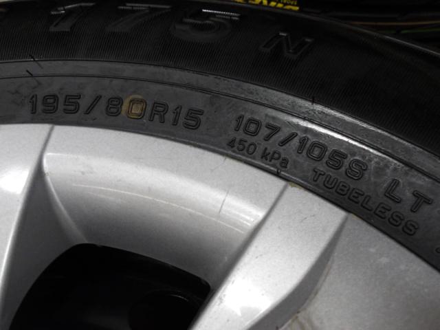 トヨタ純正 200系ハイエース純正スチールホイール + DUNLOP SP175N【ハイエース】