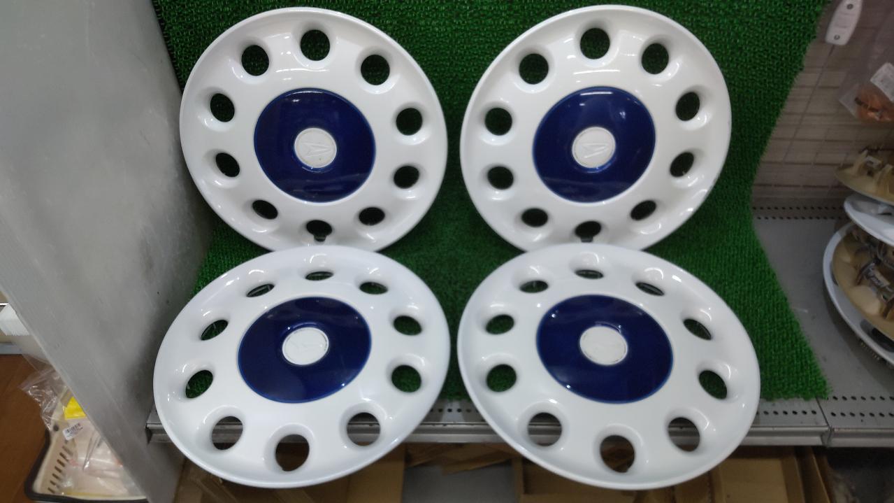 Custom painted / 14-inch DAIHATSU
Move canvas genuine
Wheel cap
Four