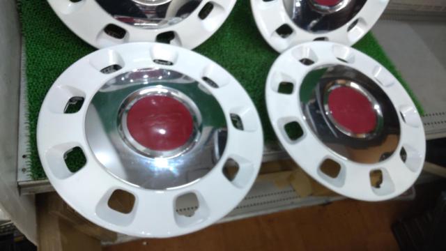 Custom painted / 14-inch FIAT
FIAT500
Genuine
Wheel cap
Four