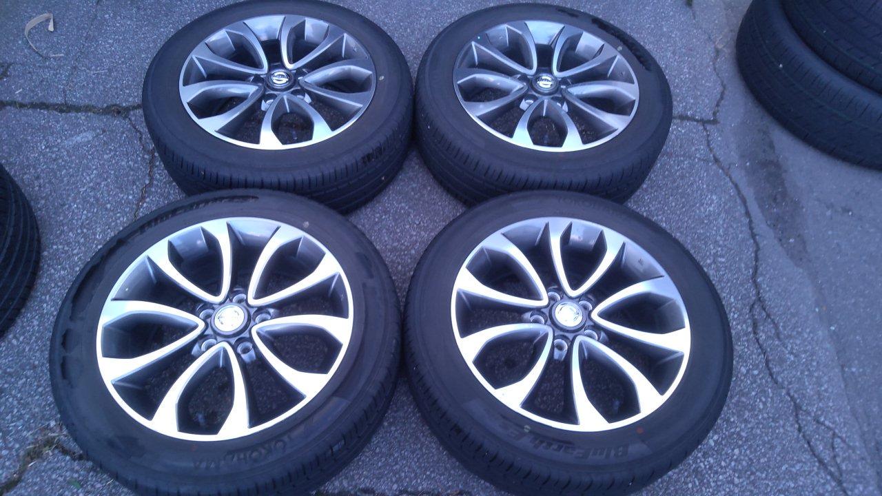 Nissan Juke / F15 genuine wheel + YOKOHAMA BluEarth-ES ES32