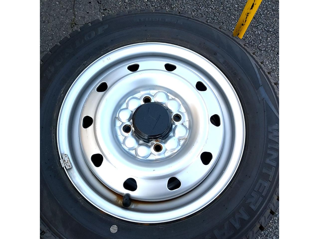 Unknown Manufacturer Steel wheel + DUNLOP WINTERMAXX WM02