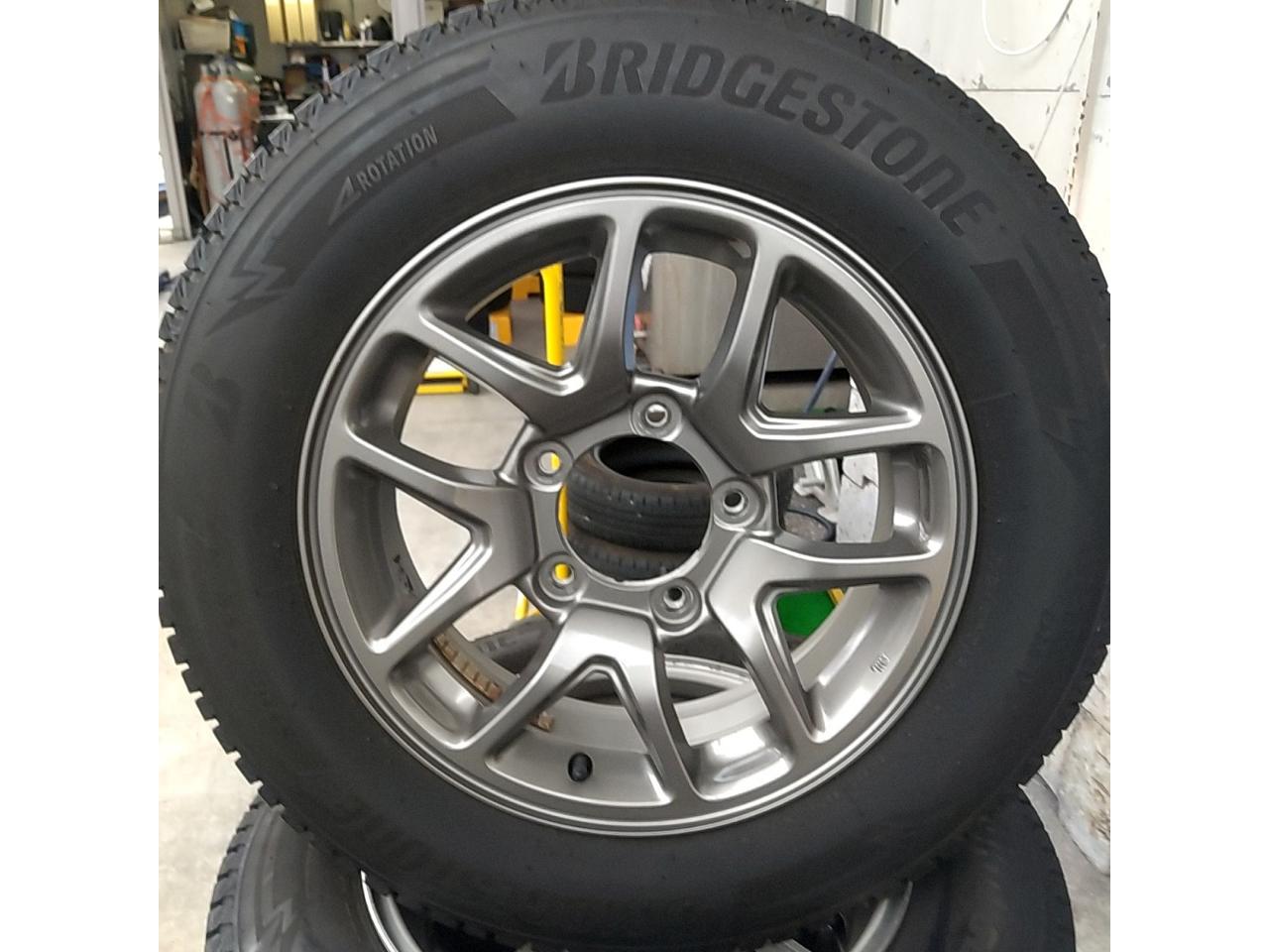 Recommended for single-season use! Affordable, domestically produced! Genuine Suzuki part. JB64 Original wheel + BRIDGESTONE BLIZZAK DM-V3