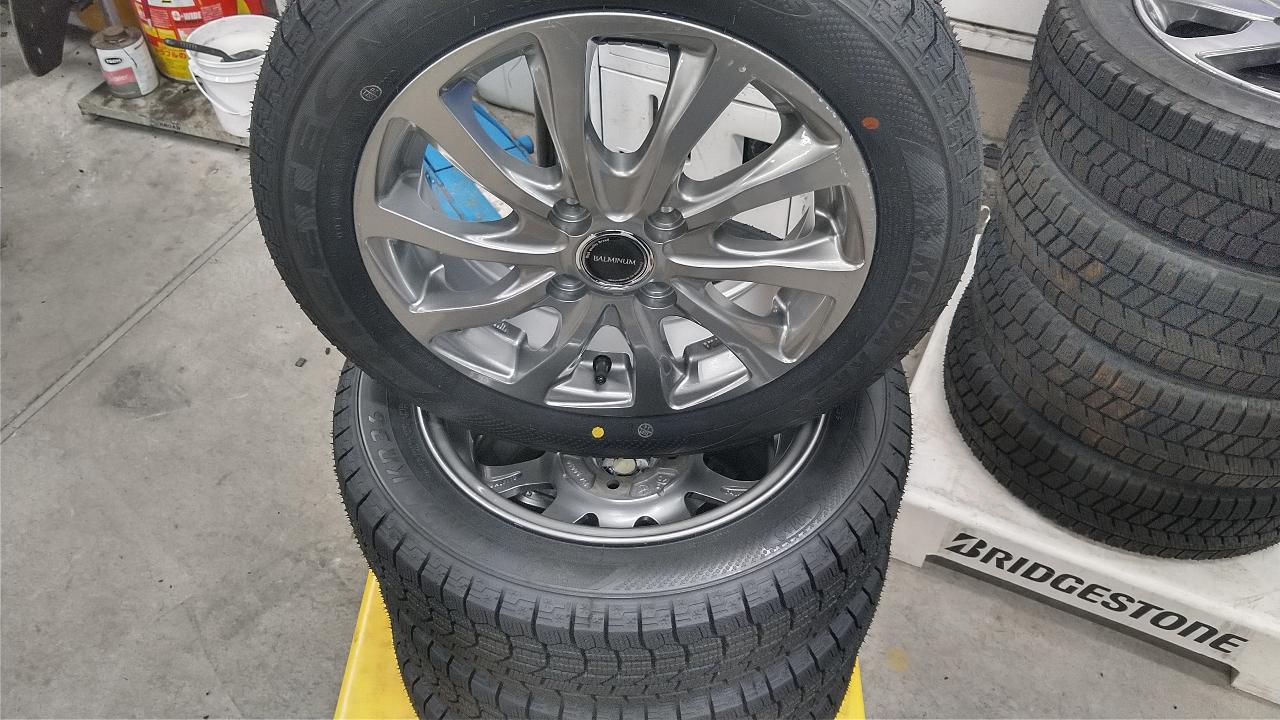BRIDGESTONE BALMINUM TR10 + KENDA KR36 Comes with brand new tires!