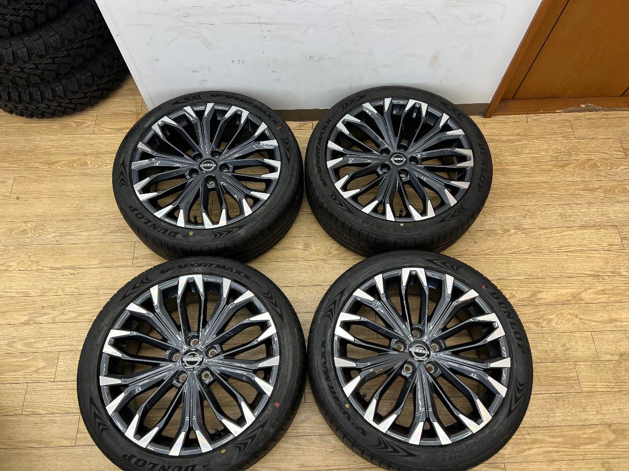 日産 エクストレイル /T33 純正ホイール + DUNLOP SP SPORT MAXX 060+