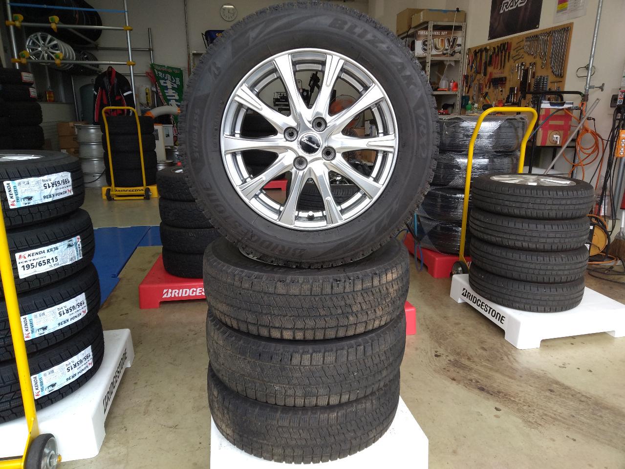 HOT STUFF Exceeder E02 + BRIDGESTONE BLIZZAK VRX2