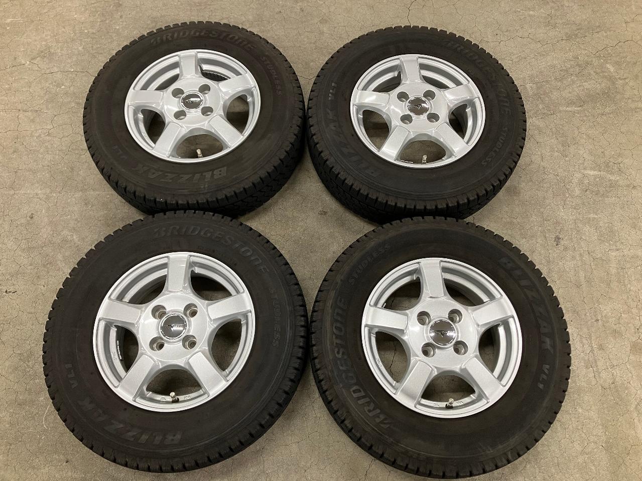 BRIDGESTONE CVW CVW-01 + BRIDGESTONE BLIZZAK VL1