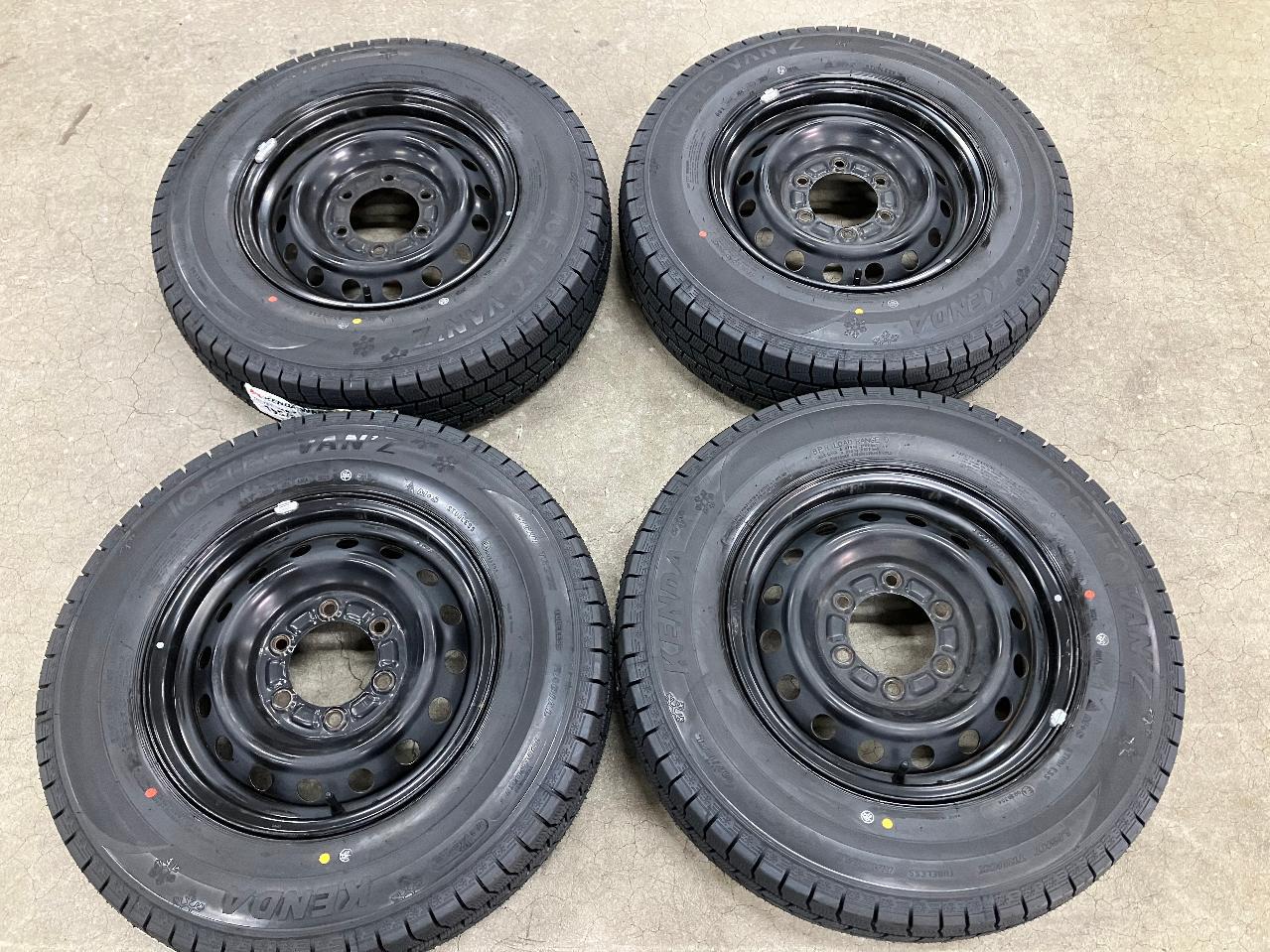 Toyota Hiace 200 series Genuine steel + KENDA ICETEC VAN'Z WR01