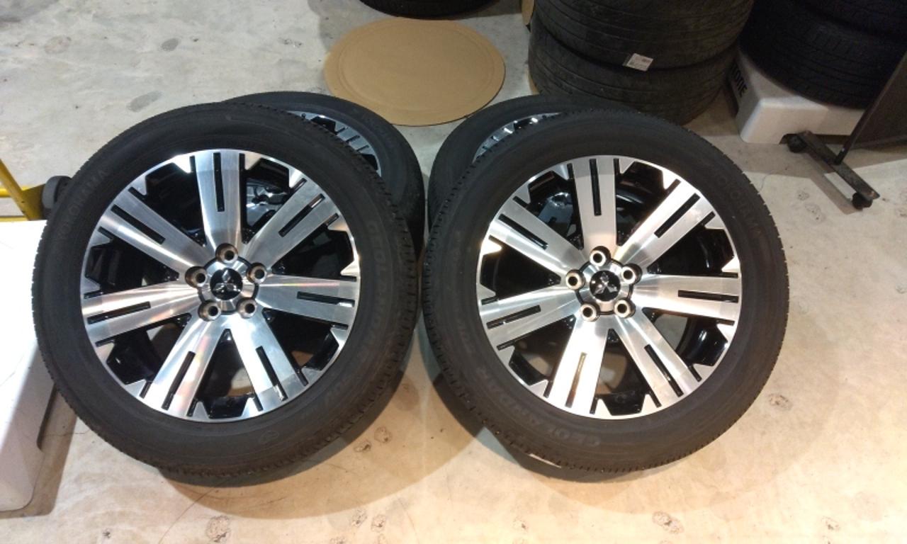 Mitsubishi genuine Delica D5 genuine wheel + YOKOHAMA GEOLANDAR SUV G055