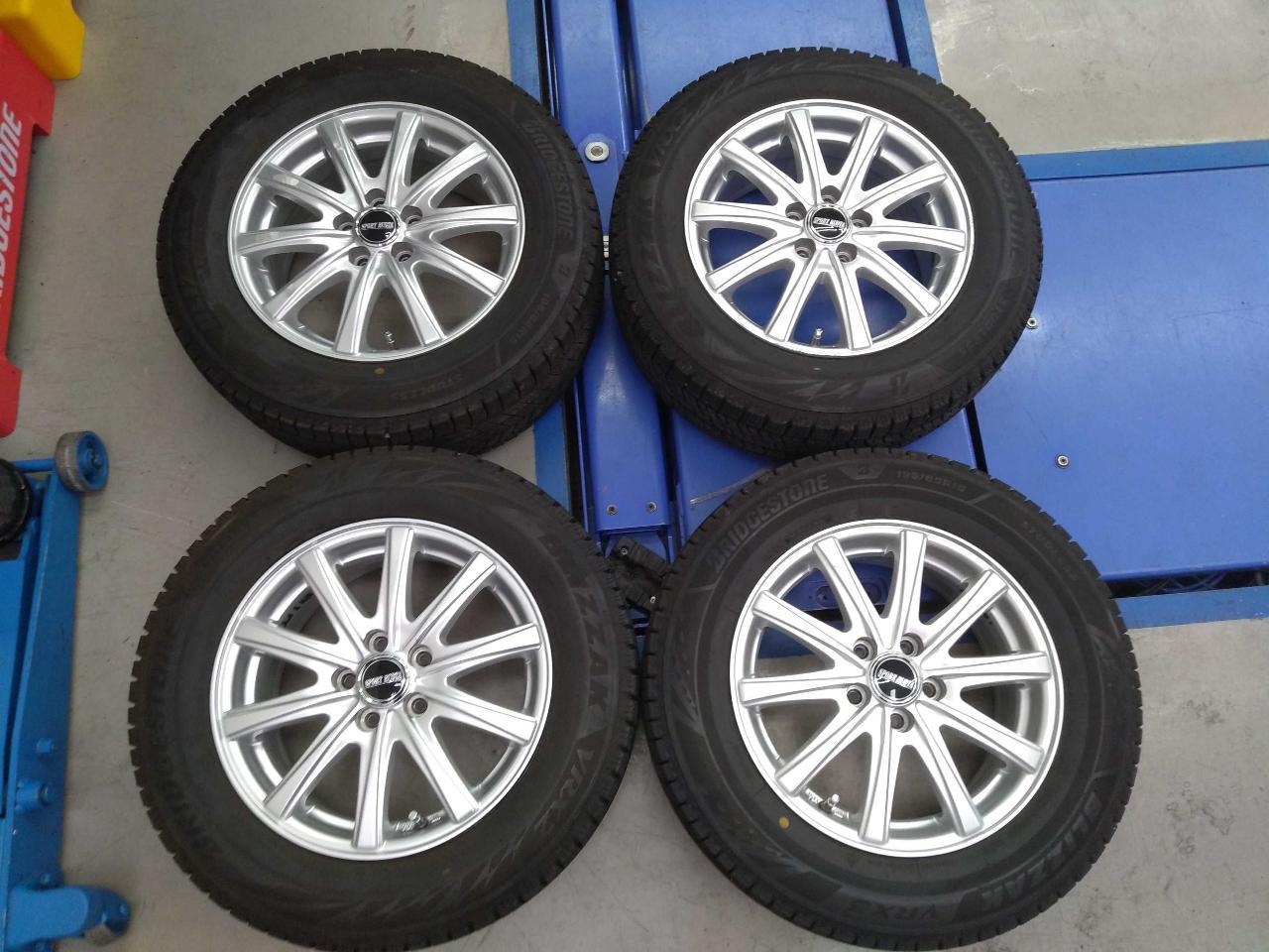 Yellow Hat SPORT RUOTA + BRIDGESTONE BLIZZAK VRX3 +VRX2