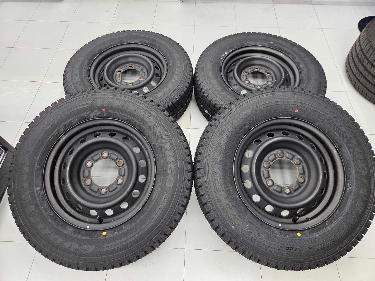 TOYOTA with unused studless tires 200 series / Hiace Genuine steel wheel + GOODYEAR ICE NAVI CARGO
