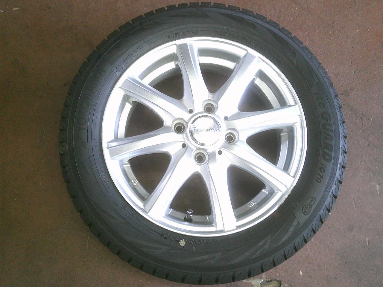 DUNLOP MACBES MB8+YOKOHAMA iceGUARD iG70