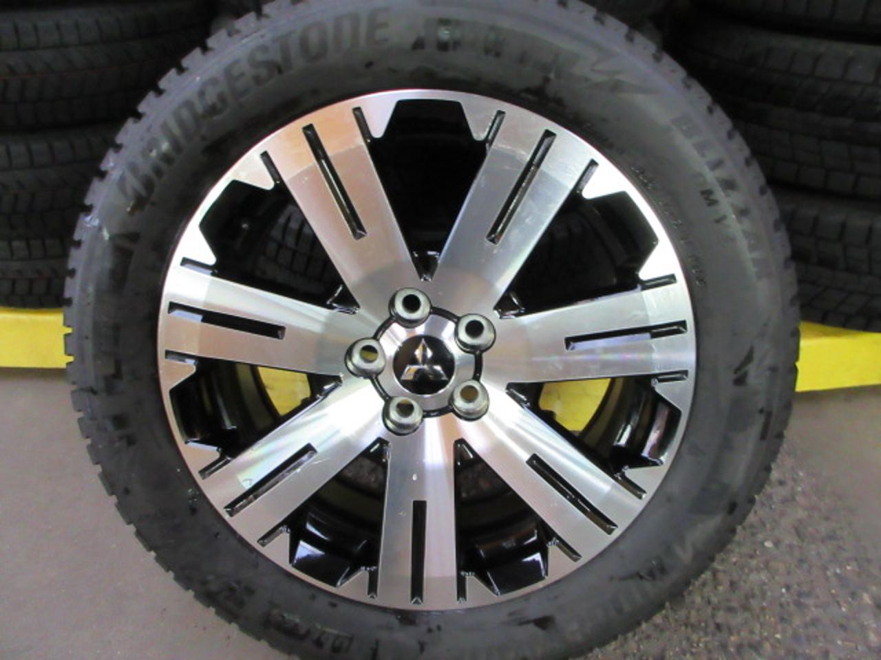 MITSUBISHI Delica D:5/CV series late model Original wheel + BRIDGESTONE BLIZZAK DM-V3