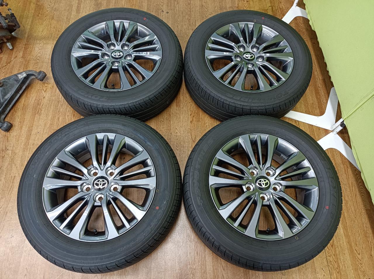 Toyota 90 Series Noah genuine aluminum wheels + TOYO PROXES J68 92H