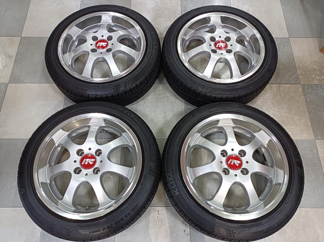 No scratches or white rust corrosion. RAYS SEBRING ITC SPORT + KUMHO ECSTa HS51