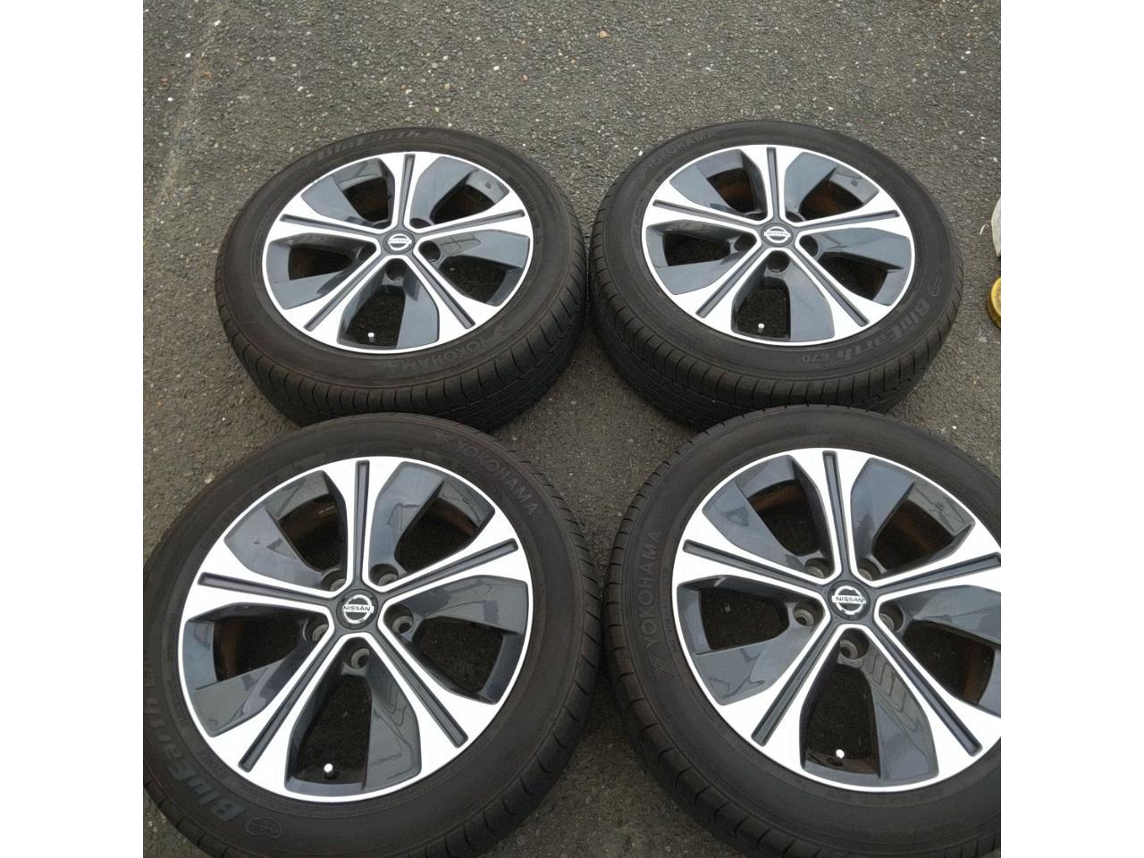 NISSAN P15 series Kicks Genuine 5-spoke + YOKOHAMA BluEarth E70NZ 205 / 55R17