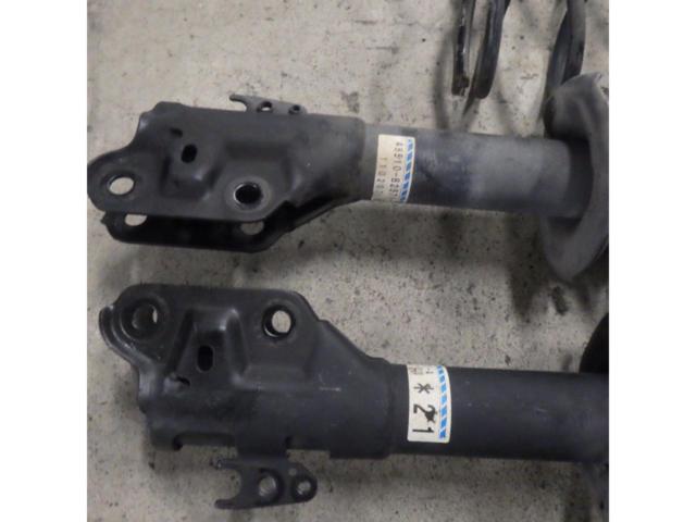 Genuine Daihatsu parts
Suspension kit
Mira / L275S