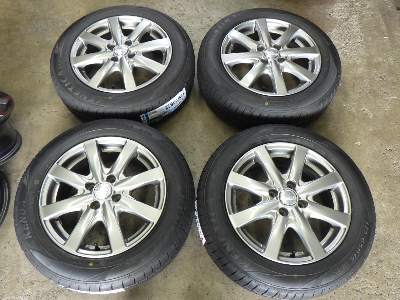 COSMIC / VENERDI DILETTO Spoke wheels + KENDA KR 203