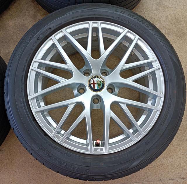 ALFA
ROMEO
Alpha 159
Genuine
+
DUNLOP
LE
MANSⅤ
98V
XL