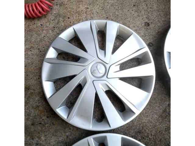 三菱 MITSUBISHI ekワゴン純正14インチホイールキャップ