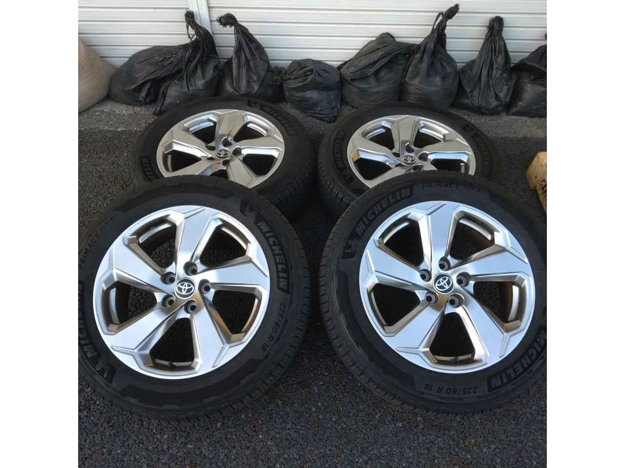 Toyota genuine RAV4 G grade Original aluminum wheel + MICHELIN PRIMACY SUV +