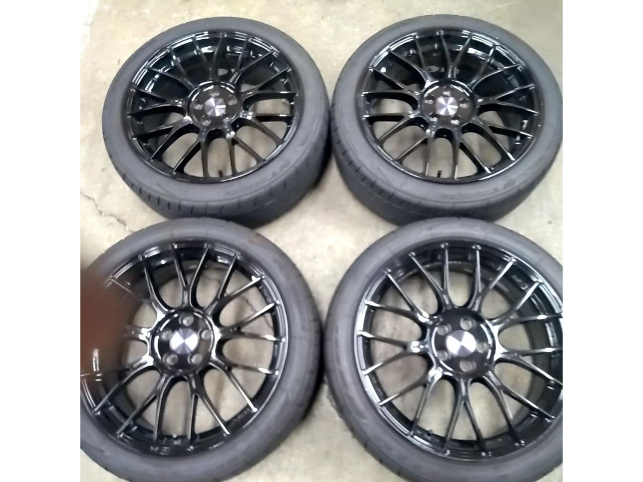 ENKEI PerformanceLine PFM 1 + NITTO NT555 G2
