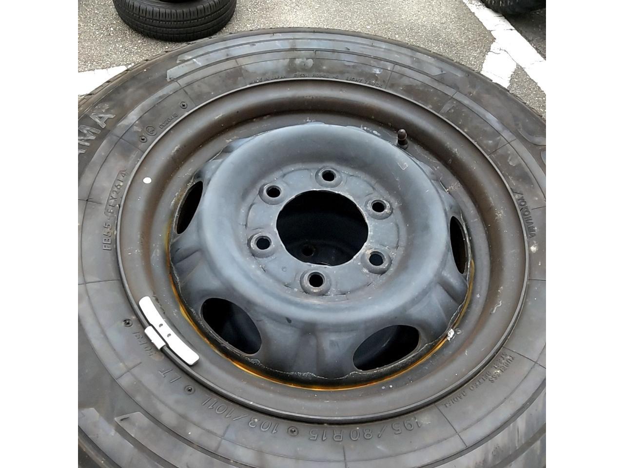 Genuine Nissan parts E25 caravan original wheel +YOKOHAMAJOB RY52+YOKOHAMAJOB RY52