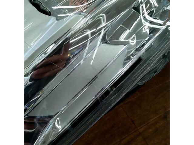 Genuine Nissan NV350 parts
Genuine parts for the early model Caravan (E26 type)
Halogen headlights
Right and left