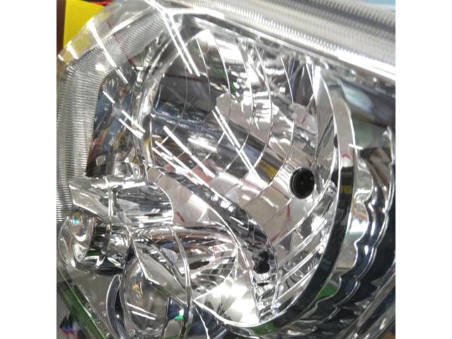 トヨタ純正200系ハイエース純正LEDヘッドライト