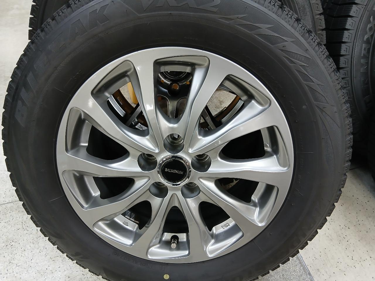 BRIDGESTONE BALMINUM TR10 + VRX2 + BRIDGESTONE BLIZZAK VRX2
