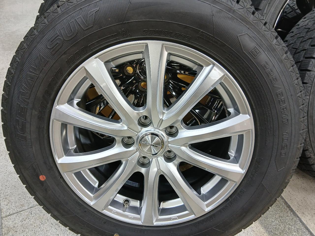 weds JOKER SMASH + GOODYEAR ICE NAVI SUV
