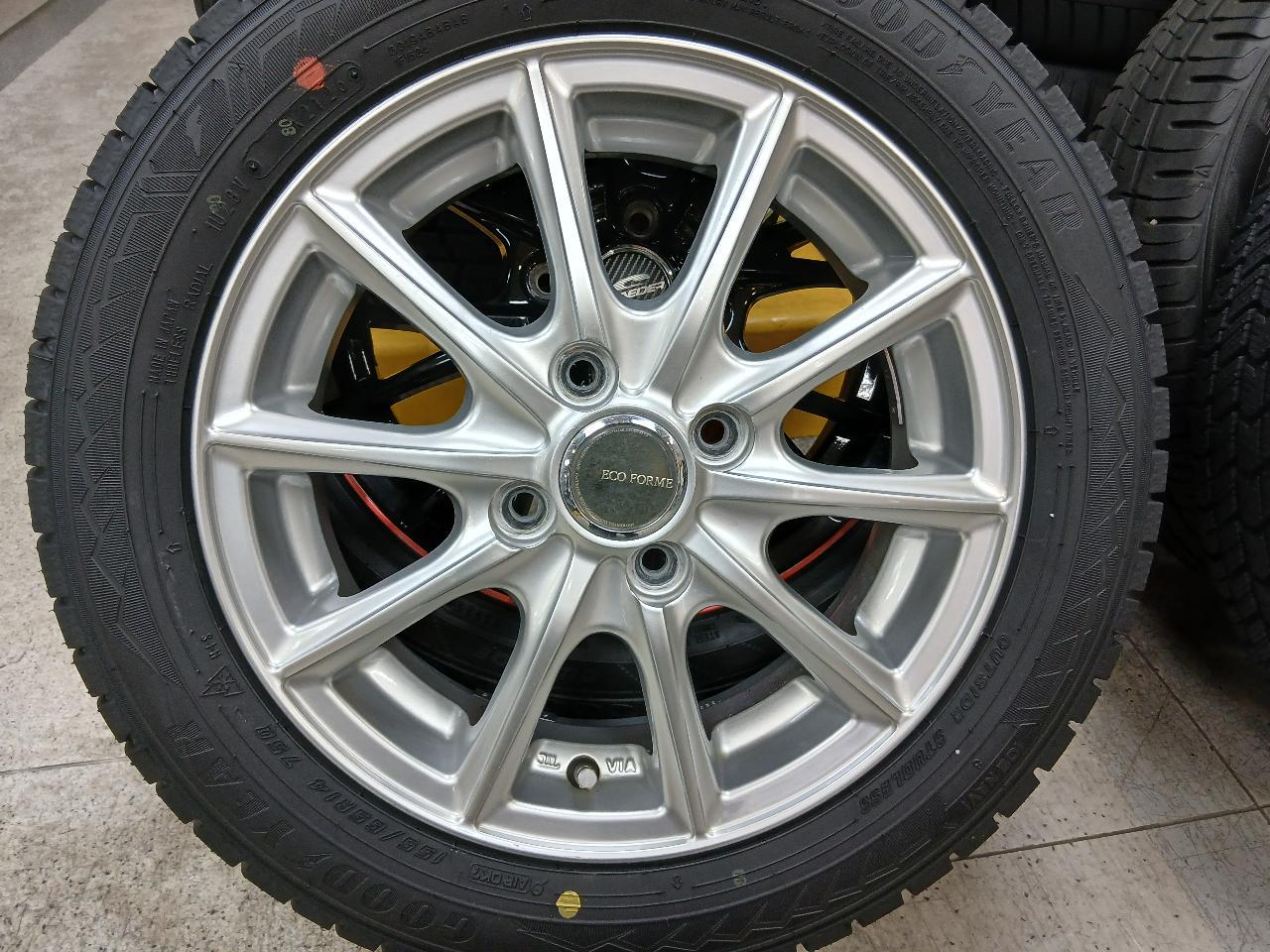 BRIDGESTONE ECO FORME SE-15 + GOODYEAR ICE NAVI Eight