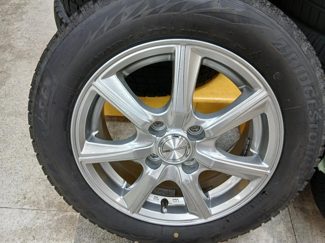 DUNLOP PRD 7 spoke + BRIDGESTONE BLIZZAK VRX2